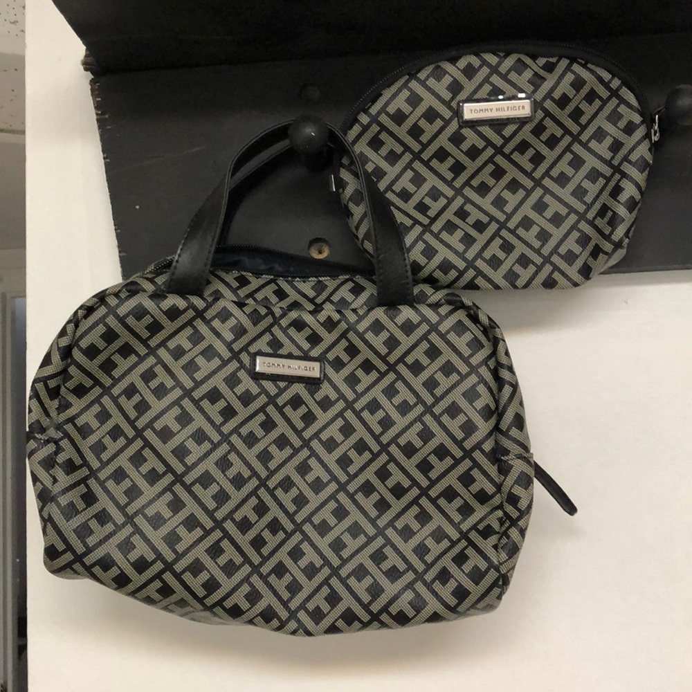 Tommy Hilfiger travel set